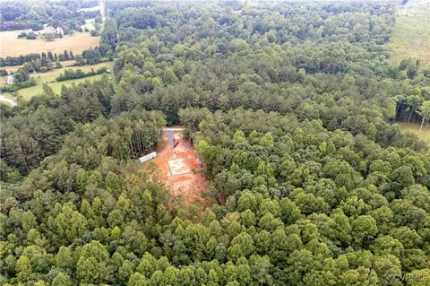 6 Almond Ln, Cumberland, VA 23040