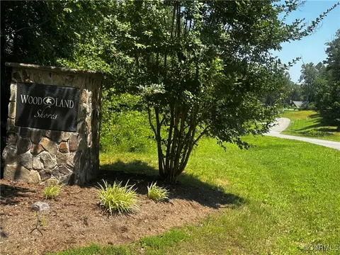 62 Woodland Shores Dr, Mineral, VA 23093
