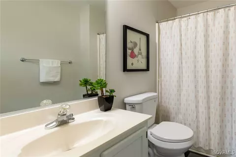 Bath - 20 Madrone Pl, Hampton, VA 23666 photo 1 of 3