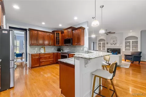 Kitchen - 14712 Evershot Cir, Midlothian, VA 23112 photo 4 of 5