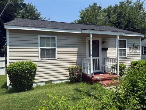 39 Walnut Ln, Petersburg, VA 23803