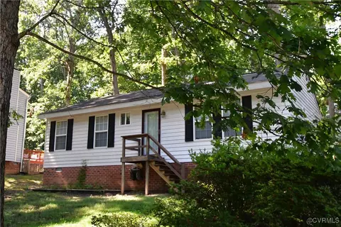10106 Redbridge Rd, North Chesterfield, VA 23236