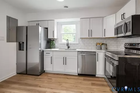 Kitchen - 3411 E Clay St, Richmond, VA 23223 photo 3 of 5