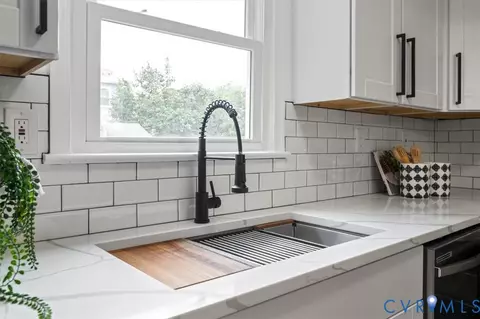 Kitchen - 3411 E Clay St, Richmond, VA 23223 photo 4 of 5