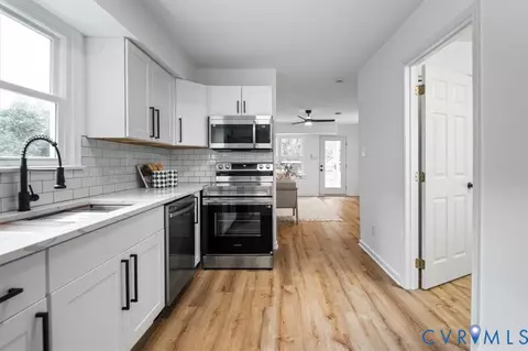 Entry Way - 3411 E Clay St, Richmond, VA 23223 photo 5 of 9