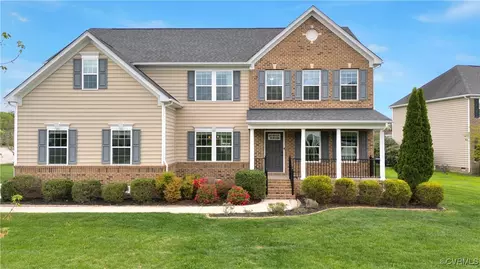 1924 White Mountain Dr, Chester, VA 23836