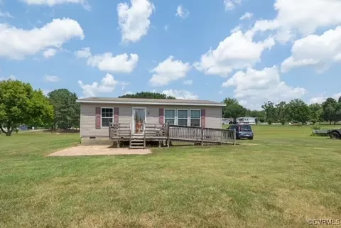 10221 Peachtree Ln, Amelia Court House, VA 23002