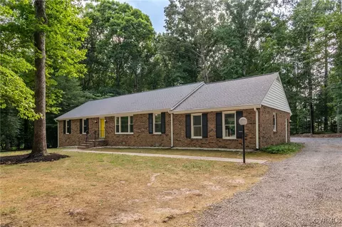 4712 Kyloe Ln, Moseley, VA 23120