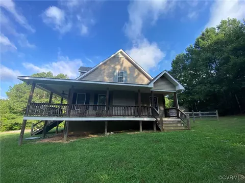 Exterior - 4554 Plank Rd, Kenbridge, VA 23944 photo 4 of 7