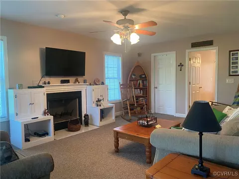 Living - 4554 Plank Rd, Kenbridge, VA 23944 photo 3 of 3