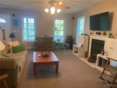 Living - 4554 Plank Rd, Kenbridge, VA 23944 photo 2 of 3