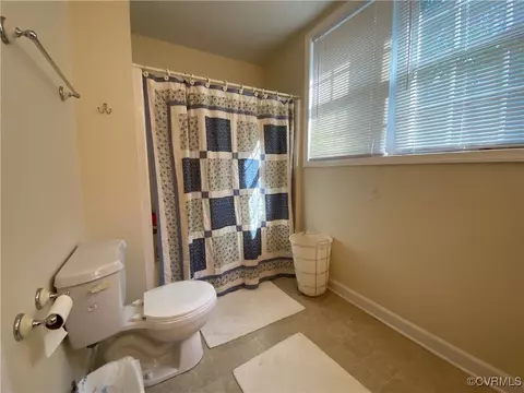 Bath - 4554 Plank Rd, Kenbridge, VA 23944 photo 5 of 5