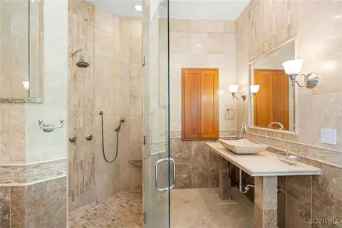 Bath - 8500 Mount Eagle Rd, Ashland, VA 23005 photo 2 of 5