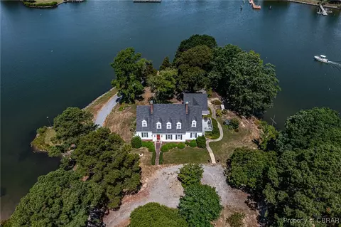 498 Seaboard Dr, Reedville, VA 22539