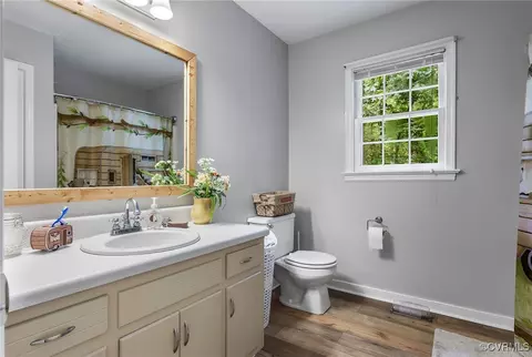 Bath - 6903 Pointer Ridge Rd, Midlothian, VA 23112 photo 1 of 2
