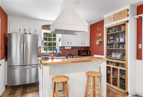 Kitchen - 6903 Pointer Ridge Rd, Midlothian, VA 23112 photo 2 of 4
