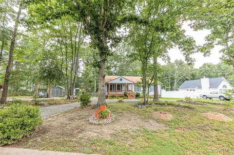10904 Robin Spring Ln, Glen Allen, VA 23060