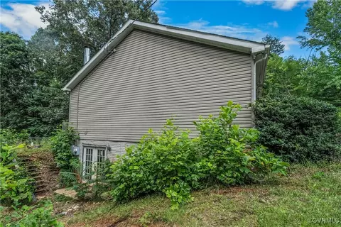 566 Will Johnson Rd, Louisa, VA 23093 photo 3