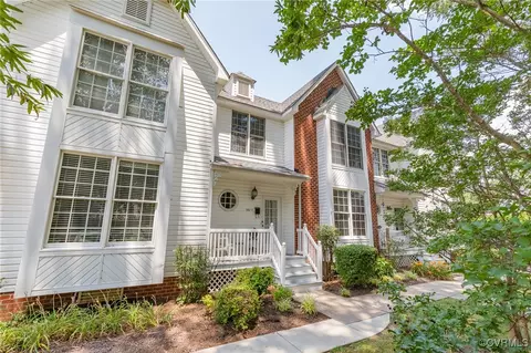 302 Myrtle St #F, Ashland, VA 23005
