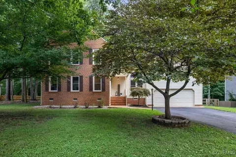6303 Walnut Bend Dr, Midlothian, VA 23112