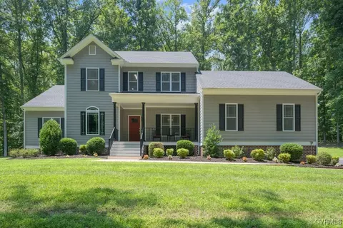 2432 Gammons Creek Dr, Maidens, VA 23102