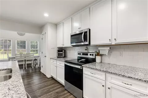 Kitchen - 2827 Preston Park Way, Sandy Hook, VA 23153 photo 4 of 7