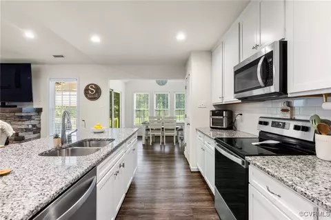 Kitchen - 2827 Preston Park Way, Sandy Hook, VA 23153 photo 2 of 7