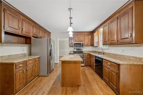 2242 Banstead Rd, Midlothian, VA 23113 photo 13