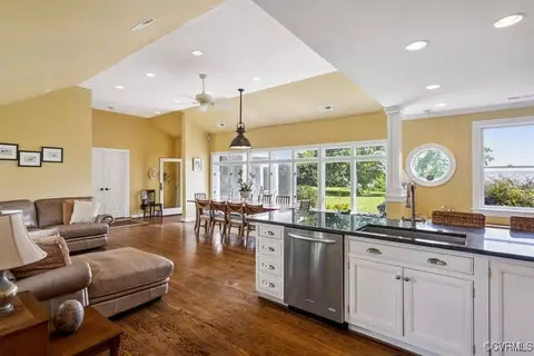 5916 Ware Neck Rd, Gloucester, VA 23061 photo 12
