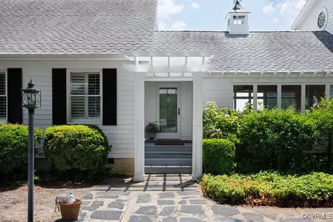 5916 Ware Neck Rd, Gloucester, VA 23061 photo 3