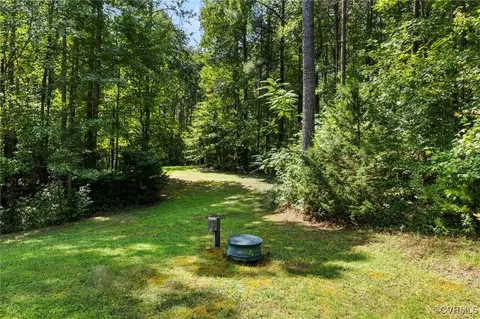 Exterior - 3611 Brandons Bluff Ct, Sandy Hook, VA 23153 photo 12 of 14