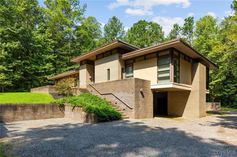 Exterior - 3611 Brandons Bluff Ct, Sandy Hook, VA 23153 photo 6 of 14