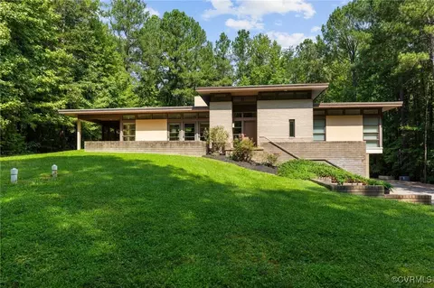 Exterior - 3611 Brandons Bluff Ct, Sandy Hook, VA 23153 photo 2 of 14
