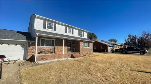 1112 Canterbury Ln, Colonial Heights, VA 23834