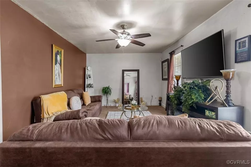 Living - 604 Howard St, Sandston, VA 23150 photo 1 of 4
