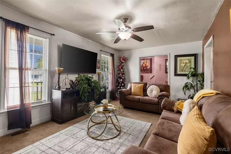 Living - 604 Howard St, Sandston, VA 23150 photo 4 of 4