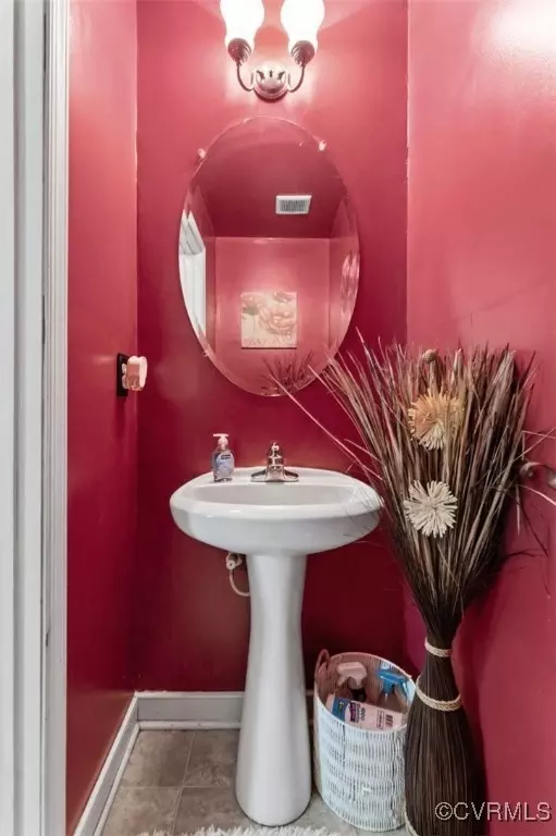Bath - 604 Howard St, Sandston, VA 23150 photo 1 of 3