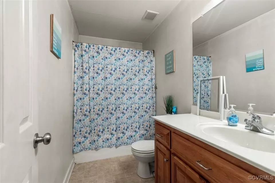 Bath - 604 Howard St, Sandston, VA 23150 photo 2 of 3