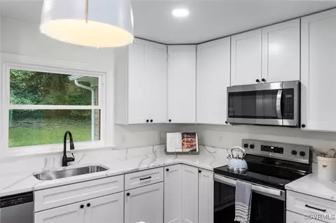 Kitchen - 3407 Blithewood Dr, Richmond, VA 23225 photo 2 of 4