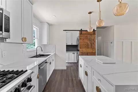 Kitchen - 113 Rappa Run Rd, Topping, VA 23169 photo 6 of 9
