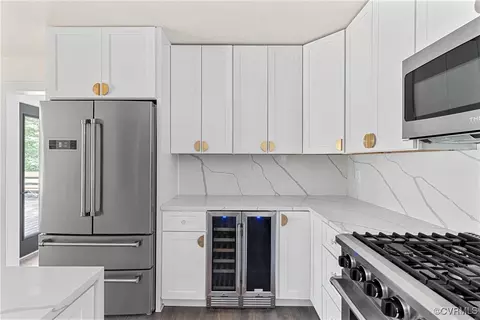 Kitchen - 113 Rappa Run Rd, Topping, VA 23169 photo 3 of 9