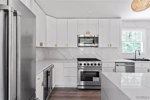 Kitchen - 113 Rappa Run Rd, Topping, VA 23169 photo 4 of 9