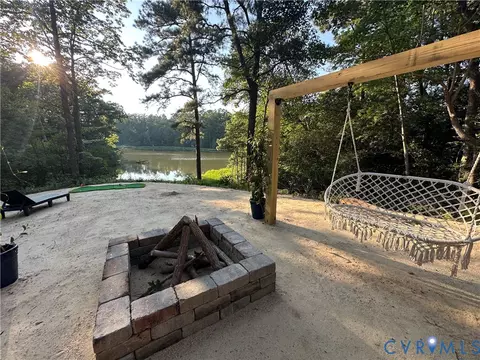 Exterior - 113 Rappa Run Rd, Topping, VA 23169 photo 3 of 4