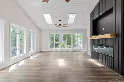 Living - 113 Rappa Run Rd, Topping, VA 23169 photo 3 of 8