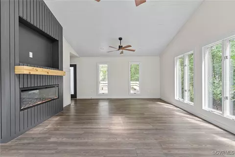 Living - 113 Rappa Run Rd, Topping, VA 23169 photo 7 of 8