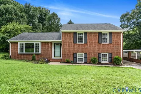 12308 Petersburg St, Chester, VA 23831