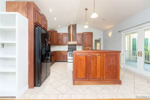 Kitchen - 1237 Elmart Ln, North Chesterfield, VA 23235 photo 3 of 6