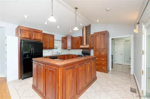 Kitchen - 1237 Elmart Ln, North Chesterfield, VA 23235 photo 2 of 6
