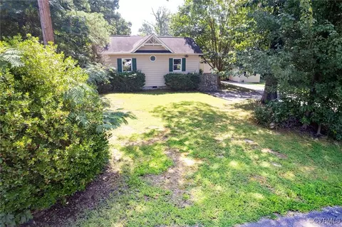 Exterior - 1237 Elmart Ln, North Chesterfield, VA 23235 photo 3 of 7