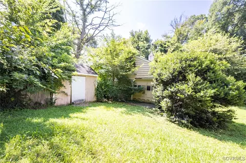 Exterior - 1237 Elmart Ln, North Chesterfield, VA 23235 photo 6 of 7